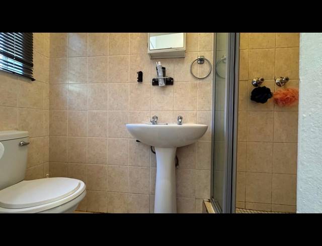 2 bed property to rent in WILLOW PARK MANOR